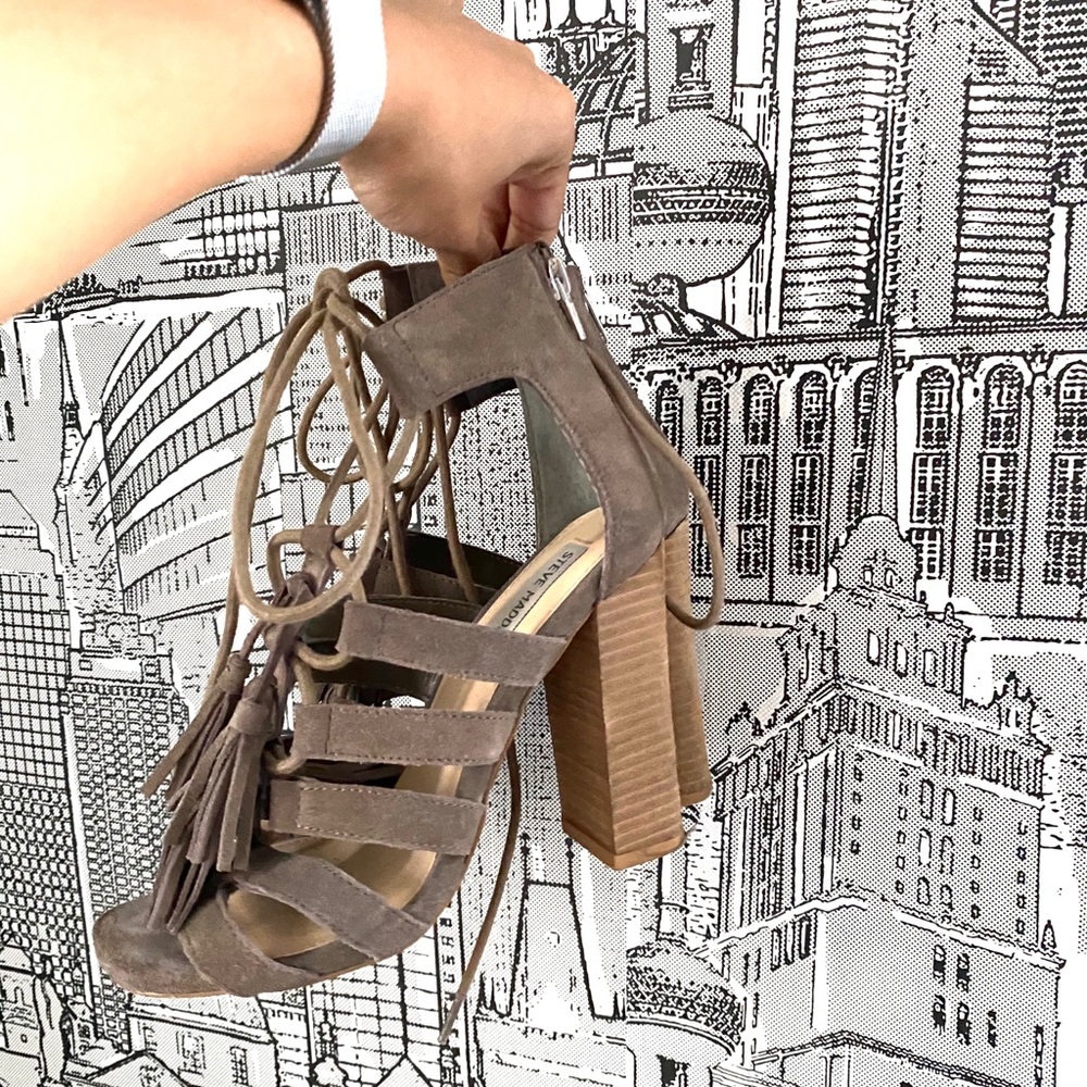 Tassal Steve Madden Sandals